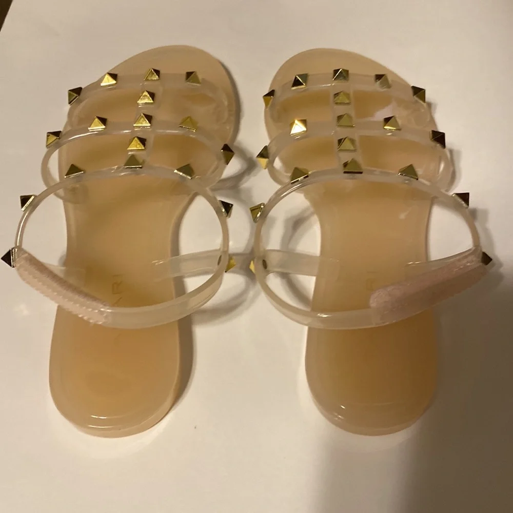 TAHARI KIDS JELLY SHOES SIZE 32